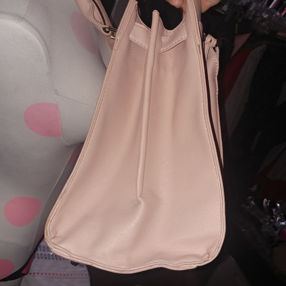 $198 BCBG | large structured faux leather key blush baby pink footed handbag - Picture 7 of 8